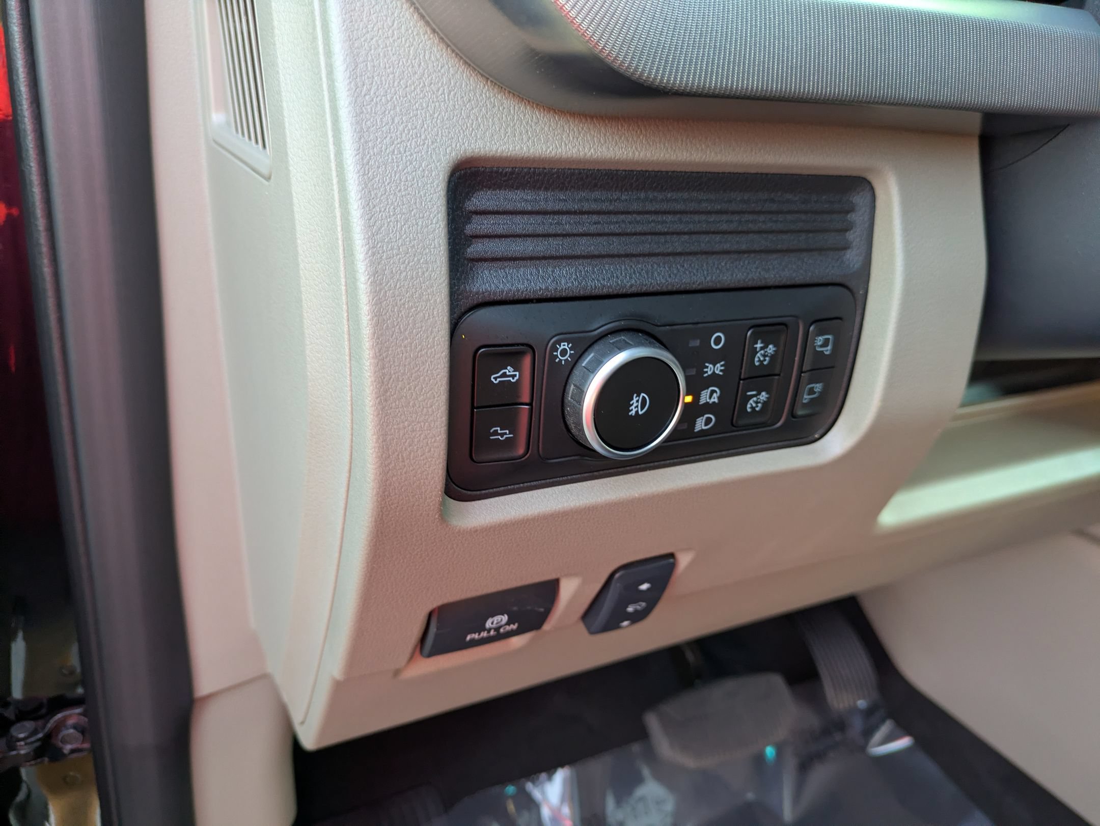 Certified 2025 Ford F450 Platinum w/ Platinum Plus Package AWD/4WD image 16