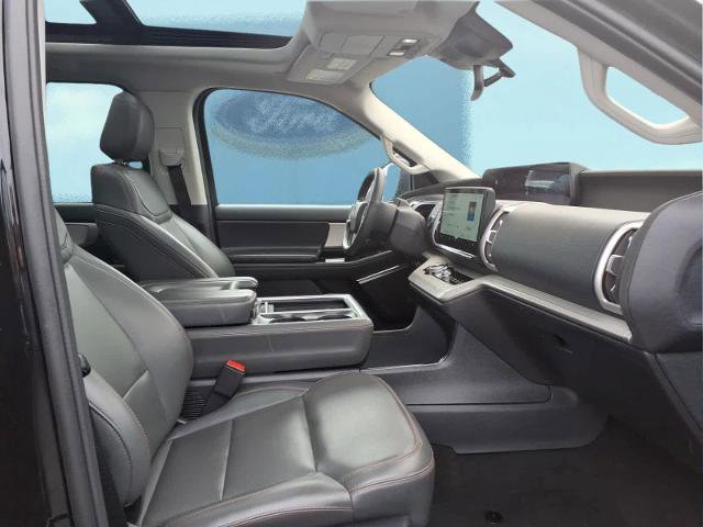 Certified 2025 Ford Expedition Active AWD/4WD image 15