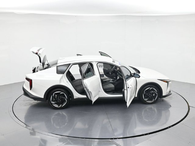 Used 2025 Kia K4 EX FWD image 47