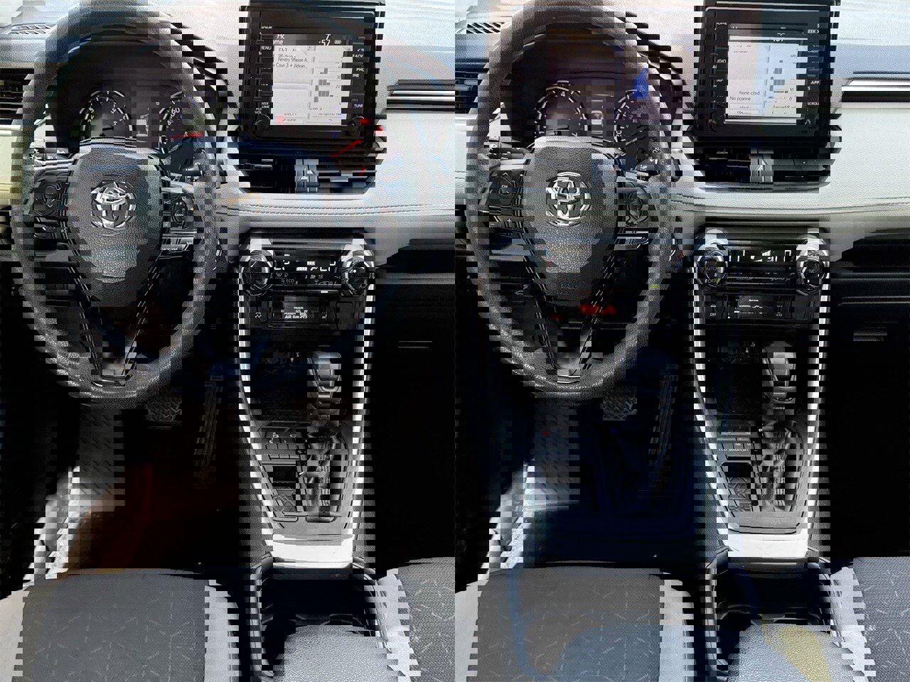 Used 2019 Toyota RAV4 XLE w/ Convenience Package image 11