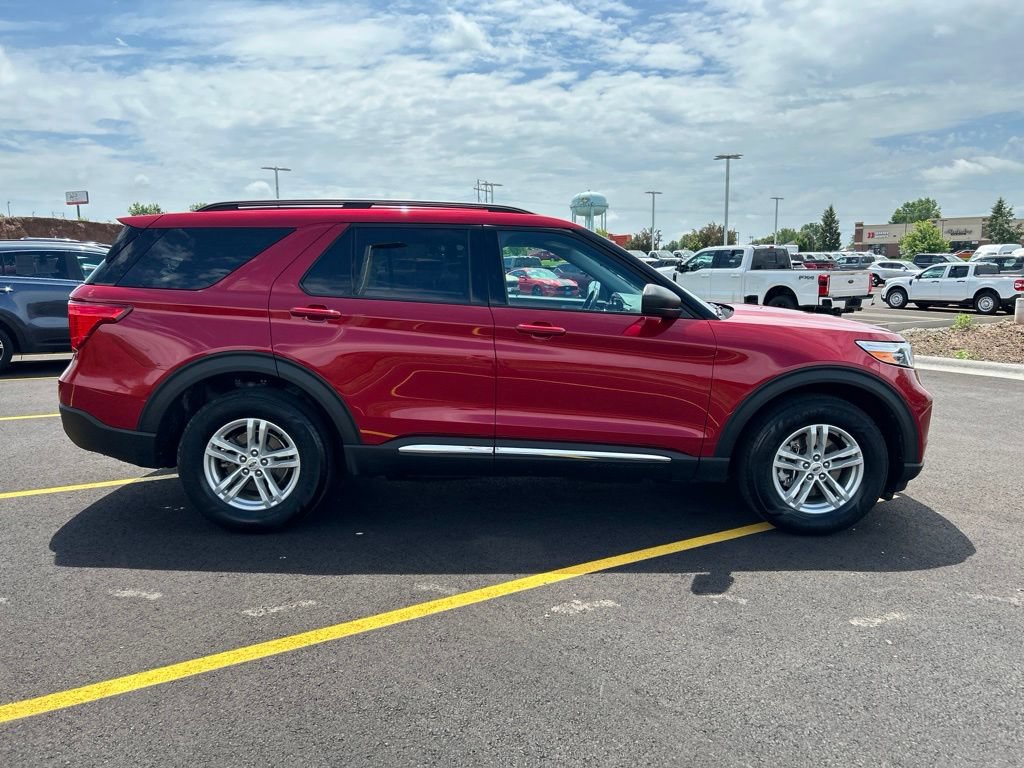 Certified 2024 Ford Explorer XLT w/ Equipment Group 202A AWD/4WD image 6