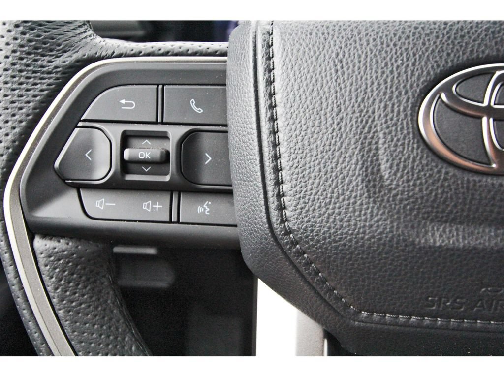 Used 2025 Toyota Tacoma TRD Off-Road AWD/4WD image 18