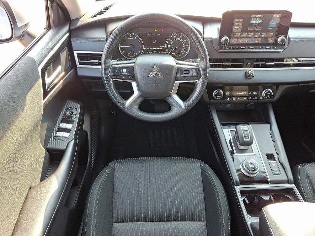 Used 2022 Mitsubishi Outlander ES image 12