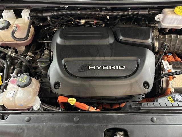 Used 2023 Chrysler Pacifica Touring-L image 16