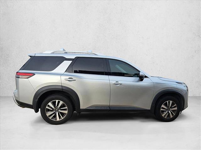 Used 2023 Nissan Pathfinder SL FWD video 4