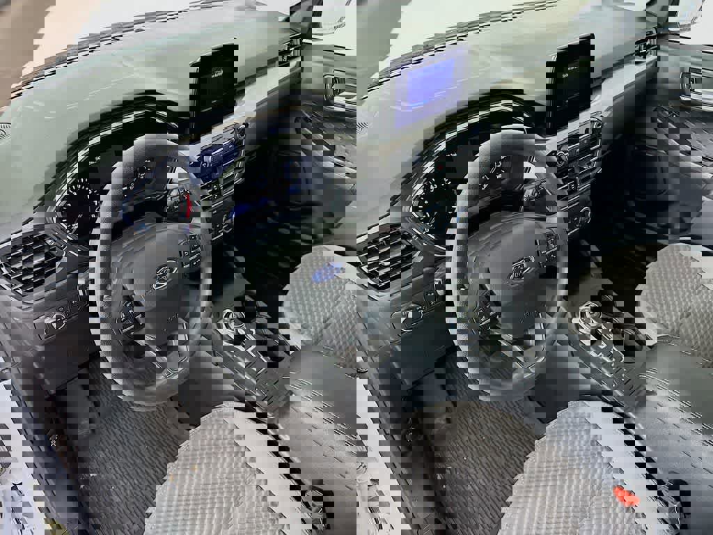 Certified 2020 Ford Escape SE image 9