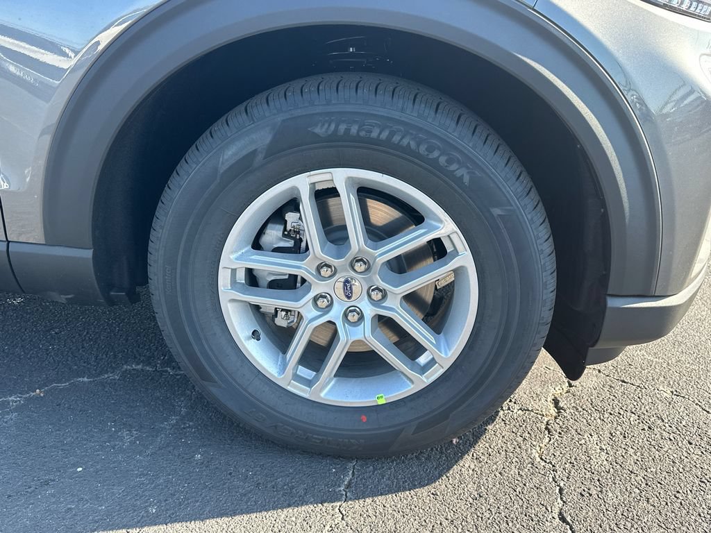 Certified 2026 Ford Explorer Active RWD image 11