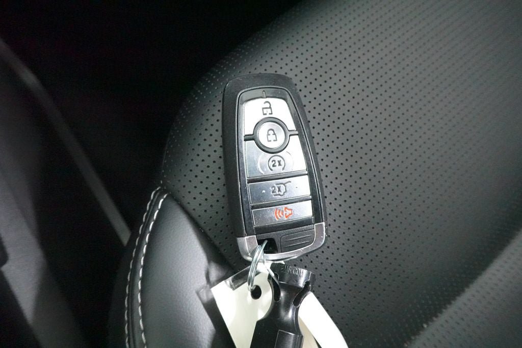 Certified 2025 Ford Escape Platinum AWD/4WD image 23