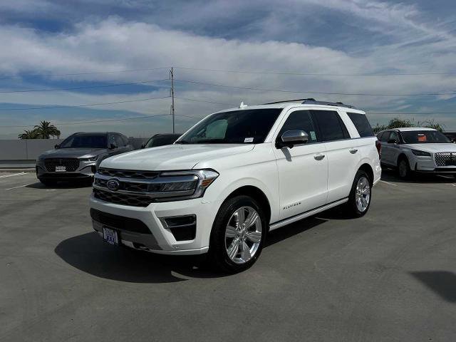 Certified 2023 Ford Expedition Platinum image 3