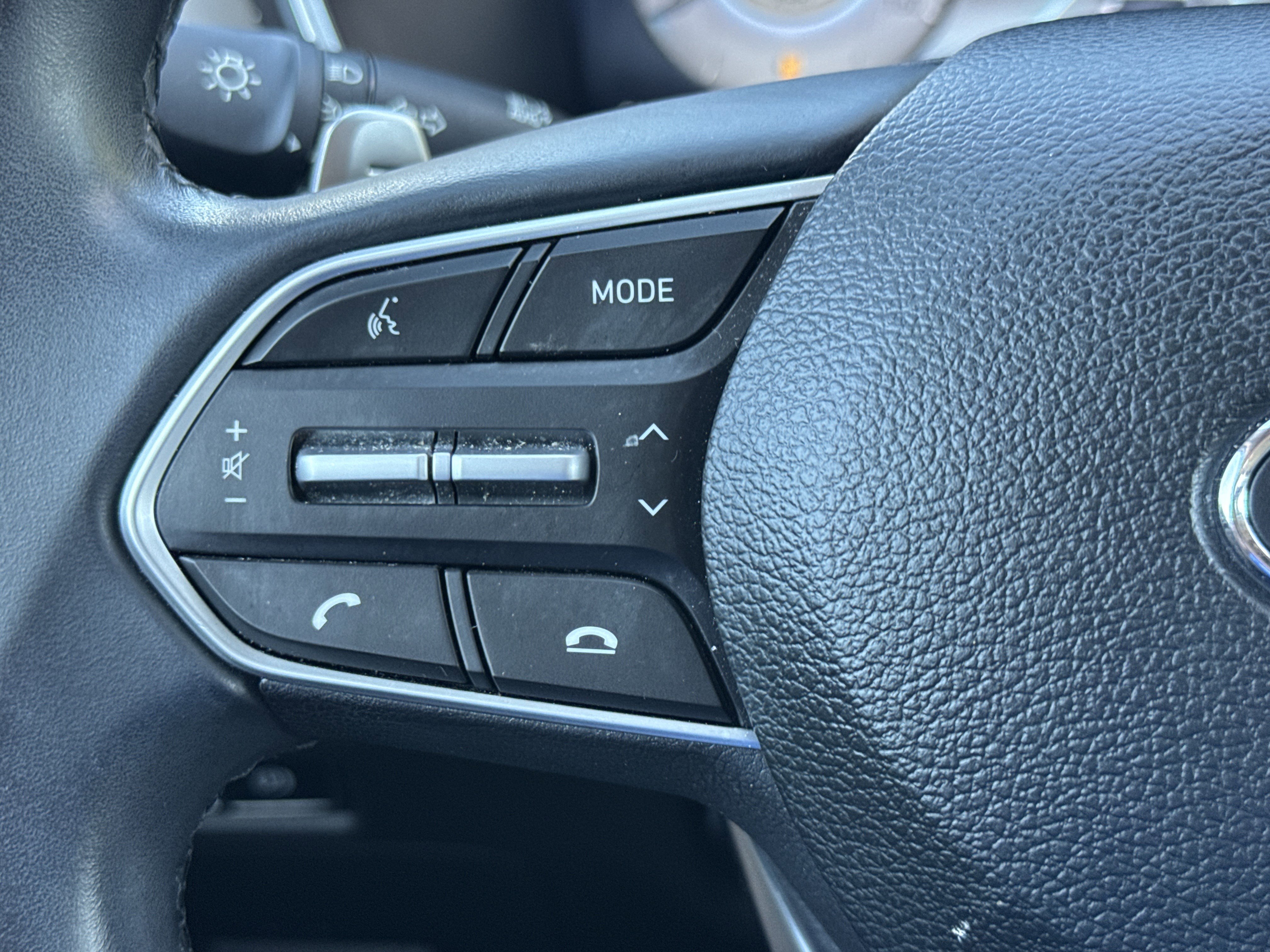 Used 2022 Hyundai Santa Fe SEL w/ Convenience + Premium Package FWD image 16