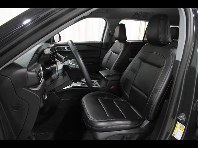 Certified 2023 Ford Explorer XLT w/ Equipment Group 202A AWD/4WD image 6
