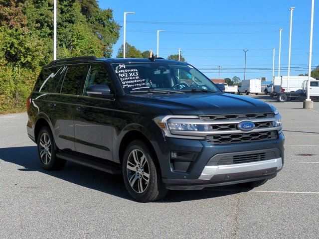 Certified 2024 Ford Expedition XLT RWD image 2