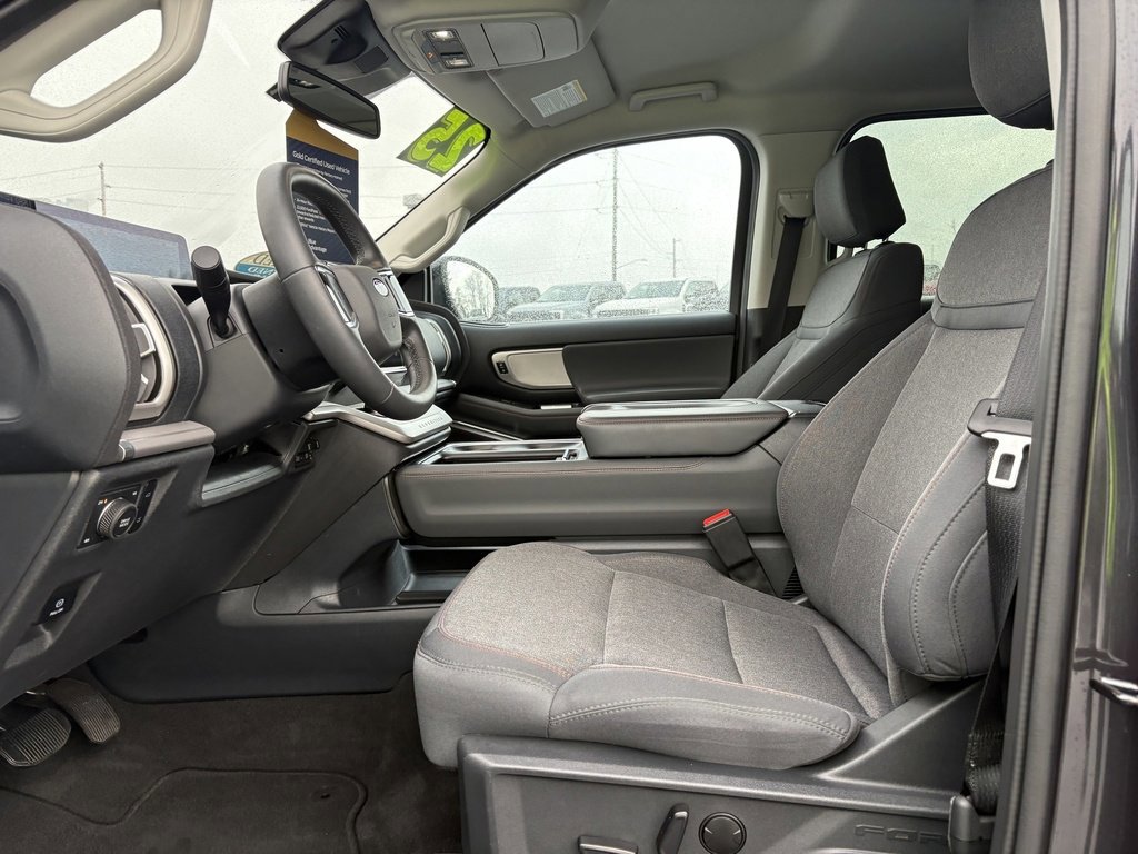 Certified 2025 Ford Expedition Active image 20