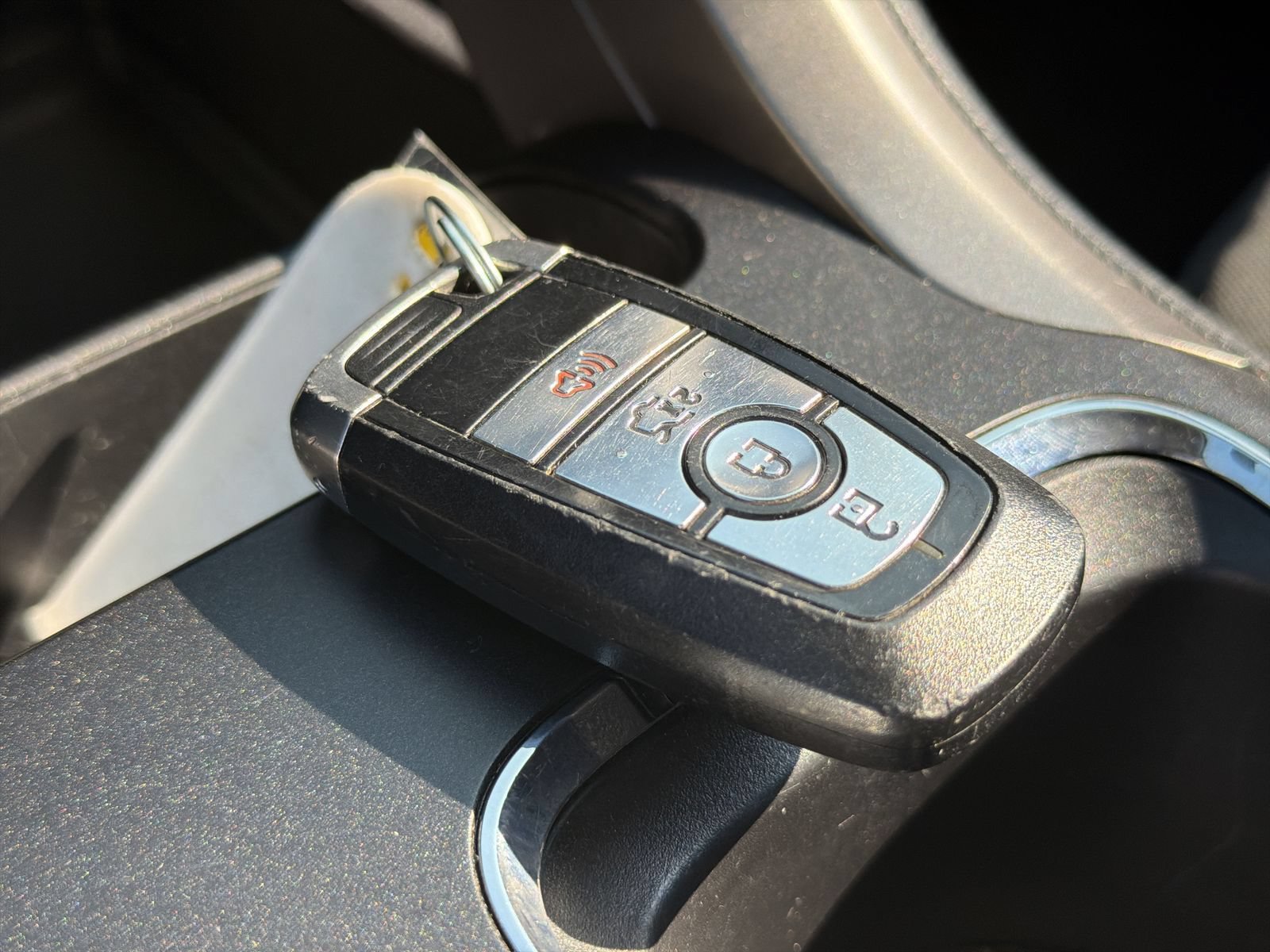 Certified 2020 Ford Fusion SE FWD image 32