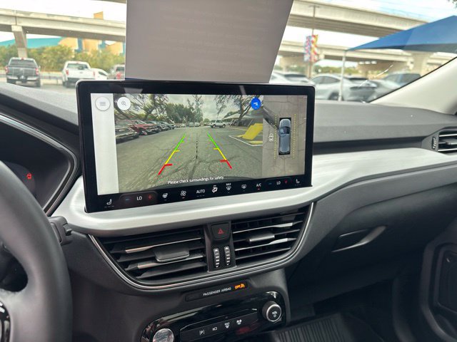 Certified 2024 Ford Escape Platinum FWD image 21