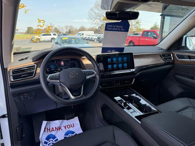 Used 2025 Volkswagen Atlas SE image 6