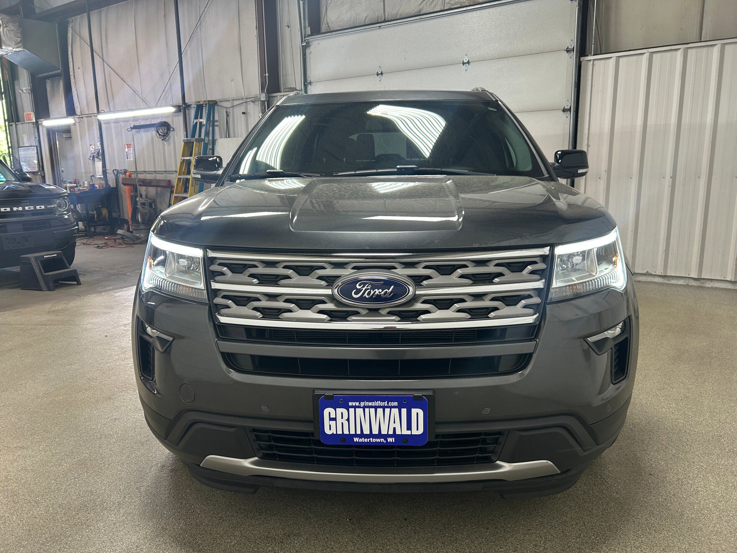 Certified 2018 Ford Explorer XLT w/ Equipment Group 202A AWD/4WD image 27