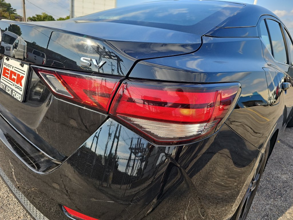 Used 2024 Nissan Sentra SV FWD image 33