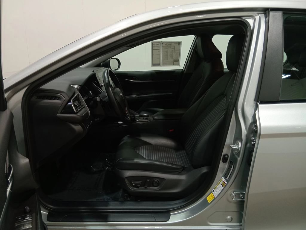 Used 2022 Toyota Camry SE image 17