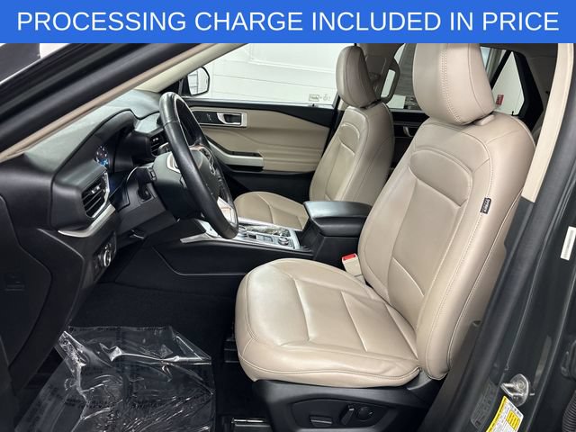 Certified 2023 Ford Explorer XLT w/ Equipment Group 202A AWD/4WD image 3