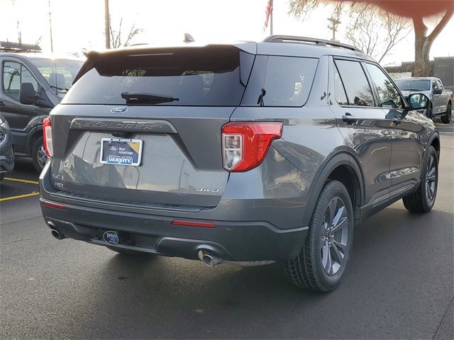 Certified 2022 Ford Explorer XLT w/ Equipment Group 202A image 3