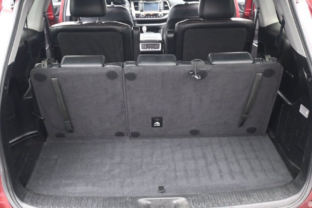 Used 2019 Toyota Highlander SE AWD/4WD image 20