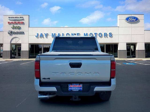 Used 2025 Toyota Tacoma SR5 AWD/4WD image 4