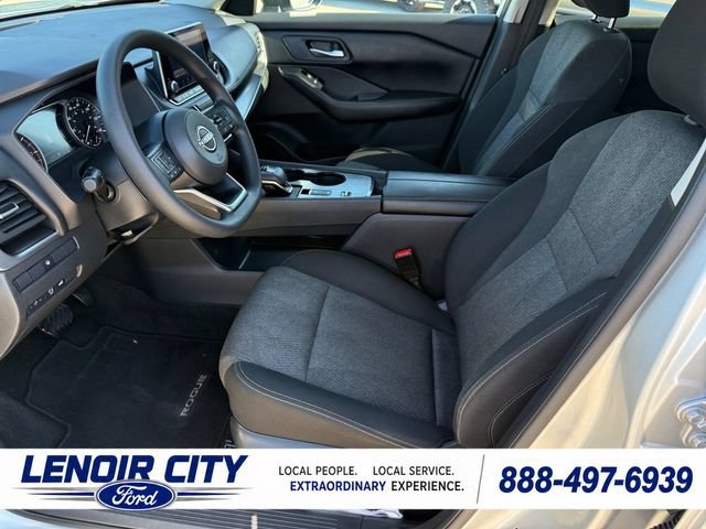 Used 2024 Nissan Rogue SV FWD image 10