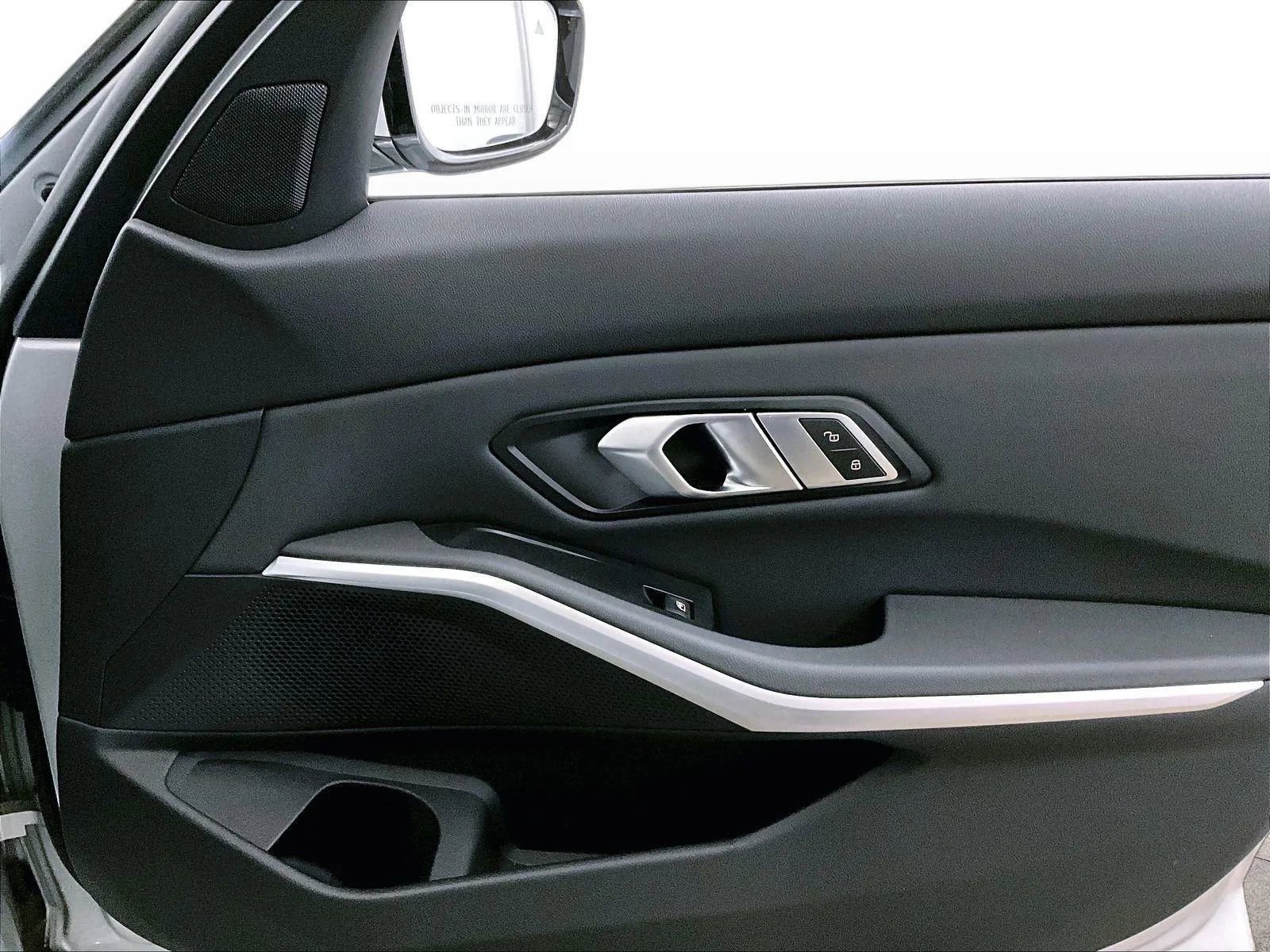 Used 2019 BMW 330i xDrive Sedan w/ Driving Assistance Package image 23