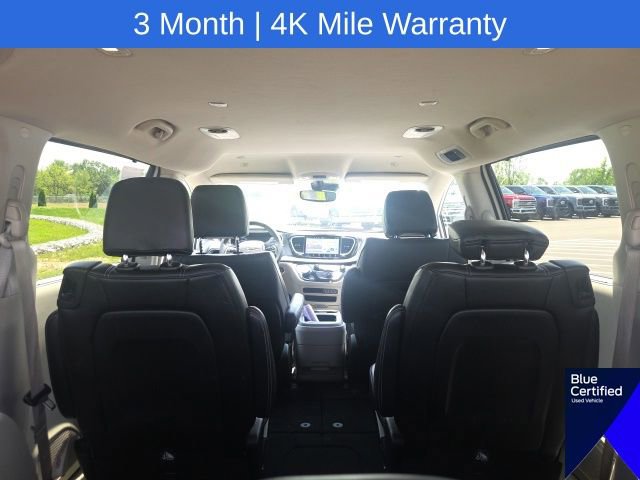 Used 2023 Chrysler Pacifica Touring-L FWD image 14