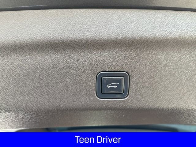 Used 2021 Cadillac Escalade Premium Luxury w/ Driver Assist Tech Package image 43