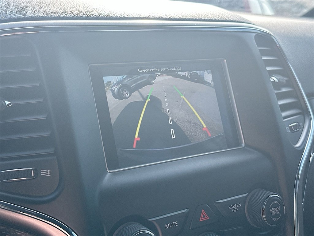 Used 2018 Jeep Grand Cherokee Limited image 23