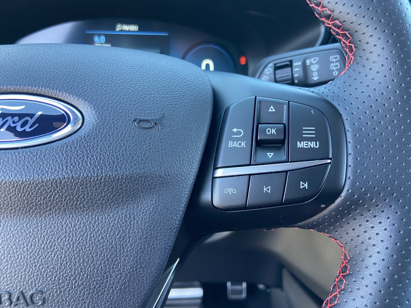 Certified 2024 Ford Escape ST-Line Elite w/ Premium Technology Package AWD/4WD image 37