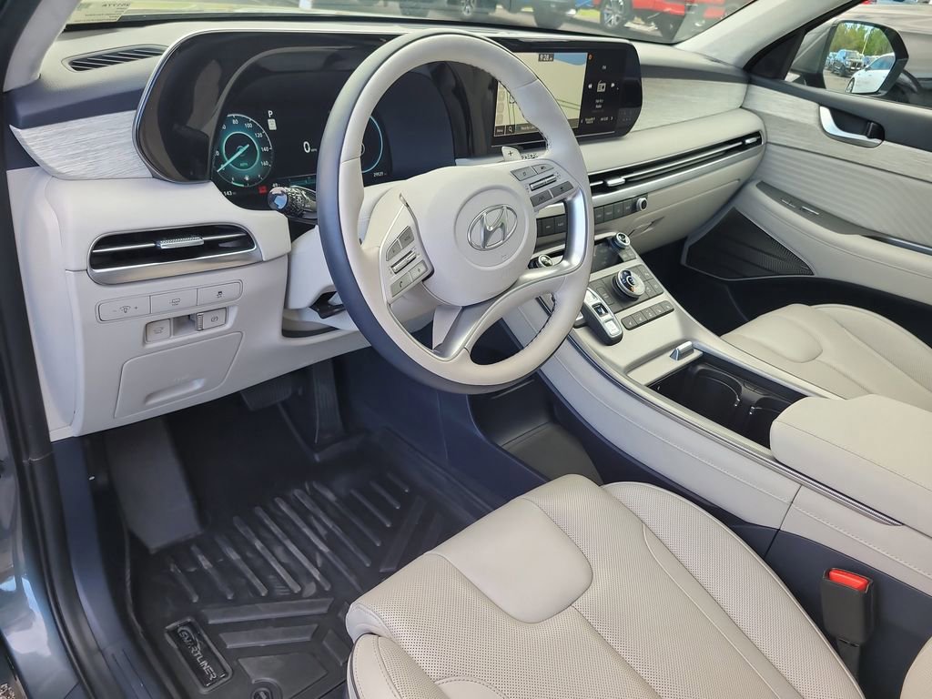 Used 2023 Hyundai Palisade Calligraphy image 17