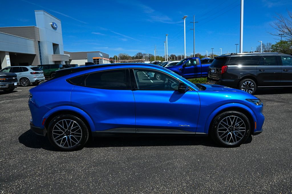 Certified 2025 Ford Mustang Mach-E Premium AWD/4WD image 3