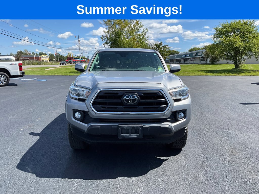 Used 2018 Toyota Tacoma SR5 AWD/4WD image 10
