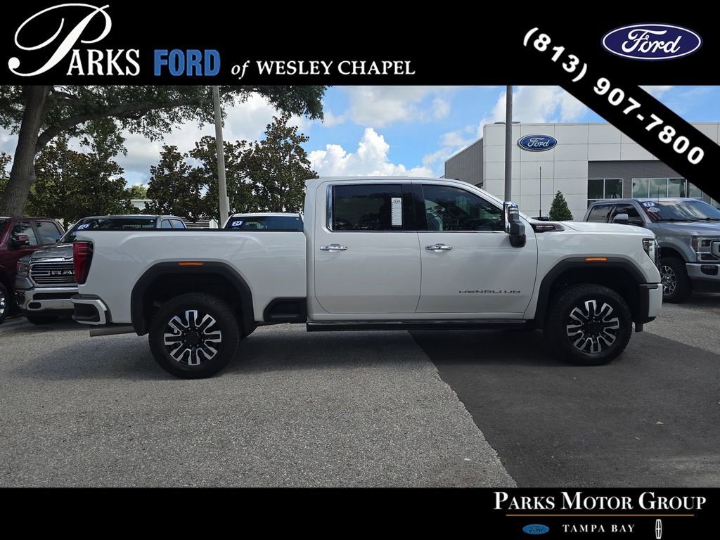 Used 2025 GMC Sierra 2500 Denali Ultimate AWD/4WD image 3