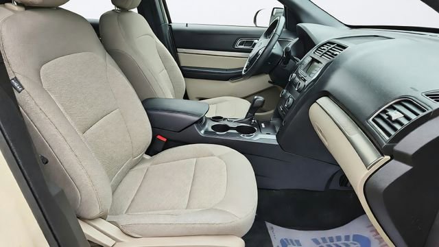 Certified 2018 Ford Explorer XLT FWD image 23