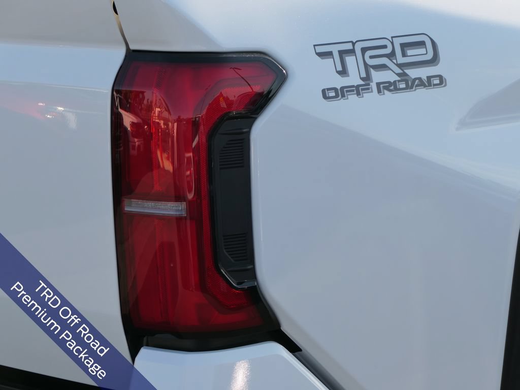 Used 2025 Toyota Tacoma TRD Off-Road AWD/4WD image 4