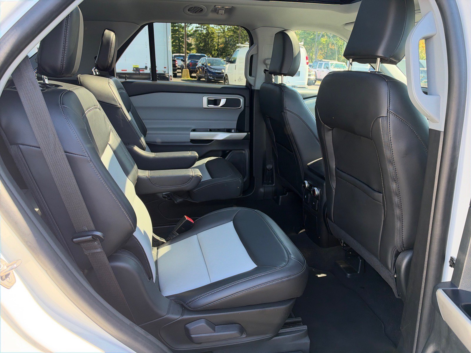 Certified 2023 Ford Explorer XLT w/ Equipment Group 202A AWD/4WD image 22