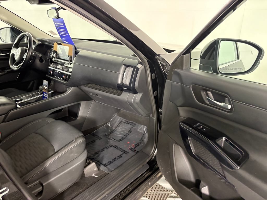 Used 2022 Nissan Pathfinder SV AWD/4WD image 36