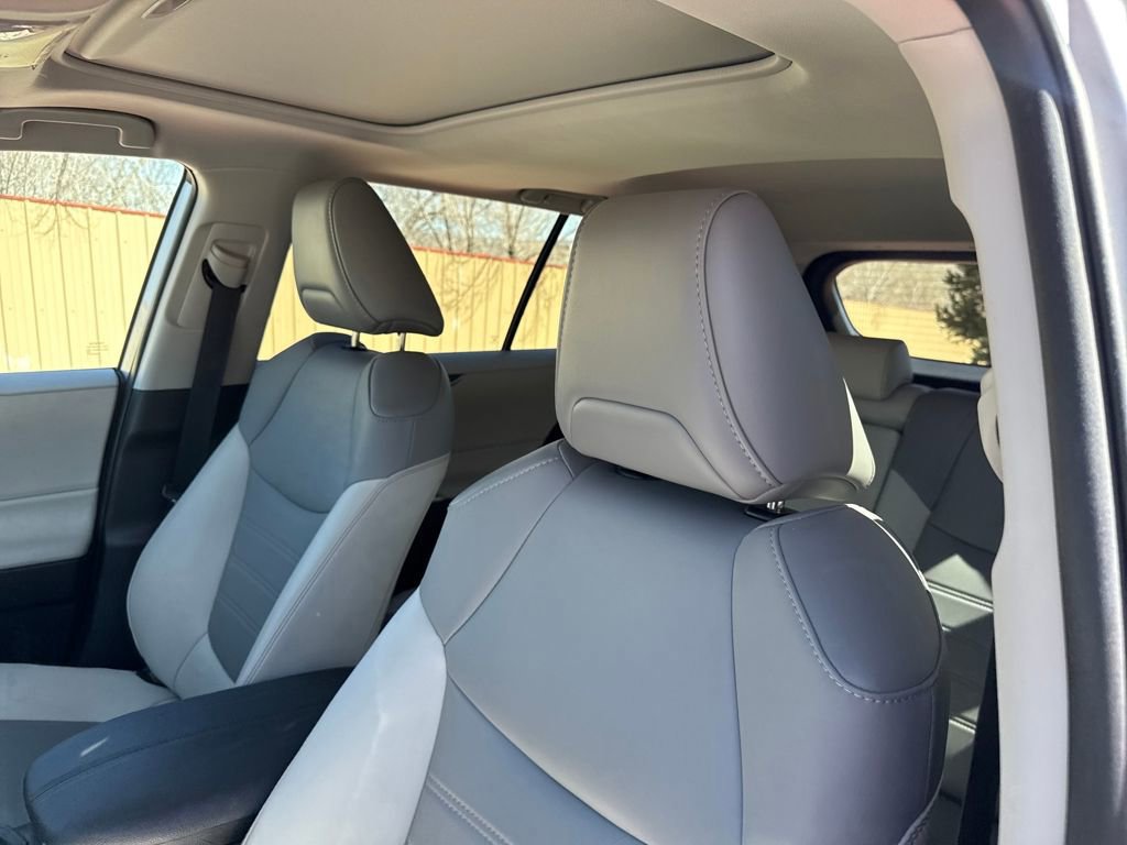 Used 2019 Toyota RAV4 XLE Premium w/ Cold Weather Package image 13