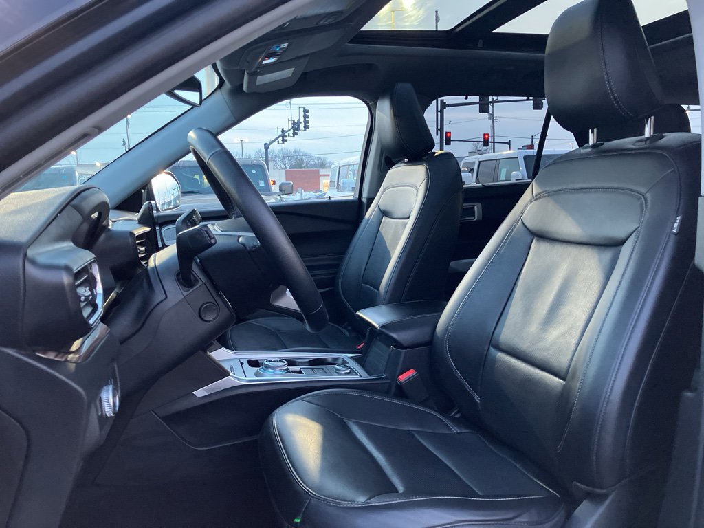 Certified 2021 Ford Explorer Limited w/ Equipment Group 301A image 30