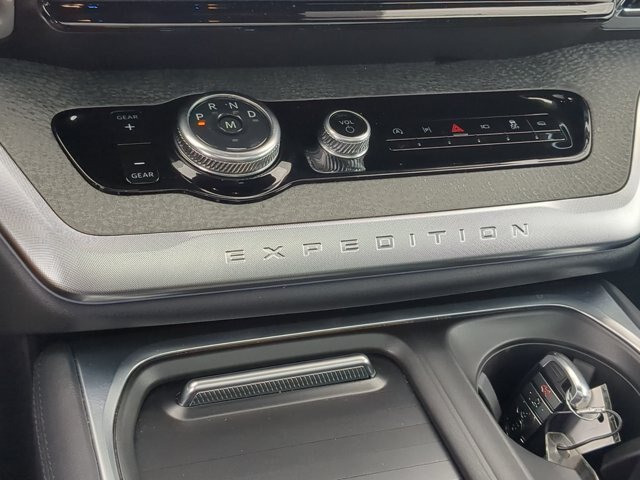 Certified 2025 Ford Expedition Tremor AWD/4WD image 26
