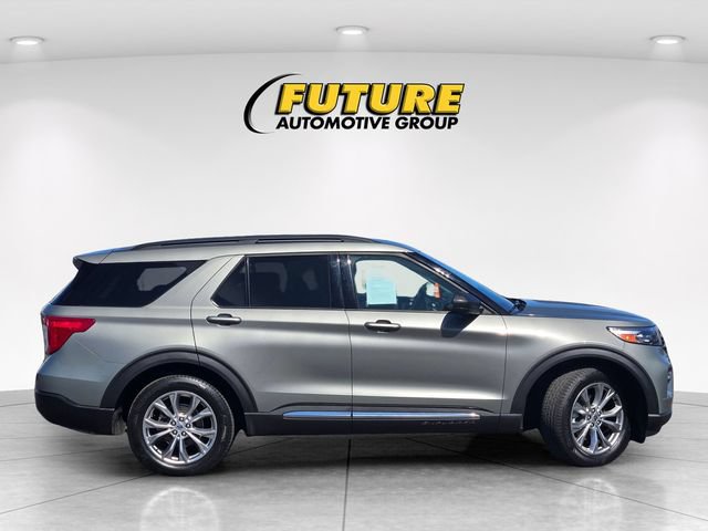 Certified 2020 Ford Explorer XLT w/ Equipment Group 202A AWD/4WD image 3