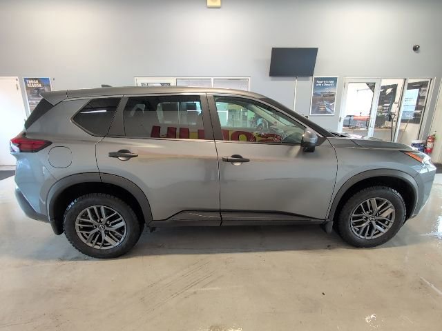 Used 2022 Nissan Rogue S image 7