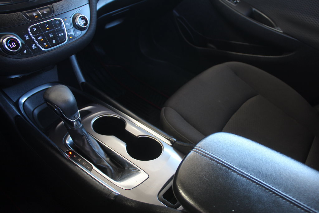 Used 2021 Chevrolet Malibu LT FWD image 20