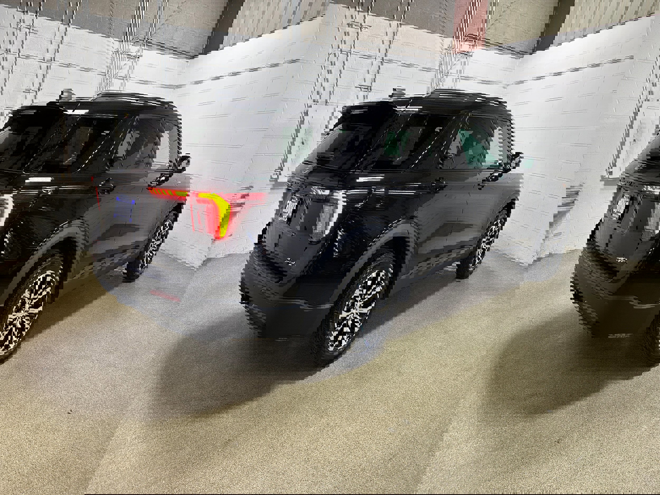 Certified 2025 Ford Explorer ST-Line image 3