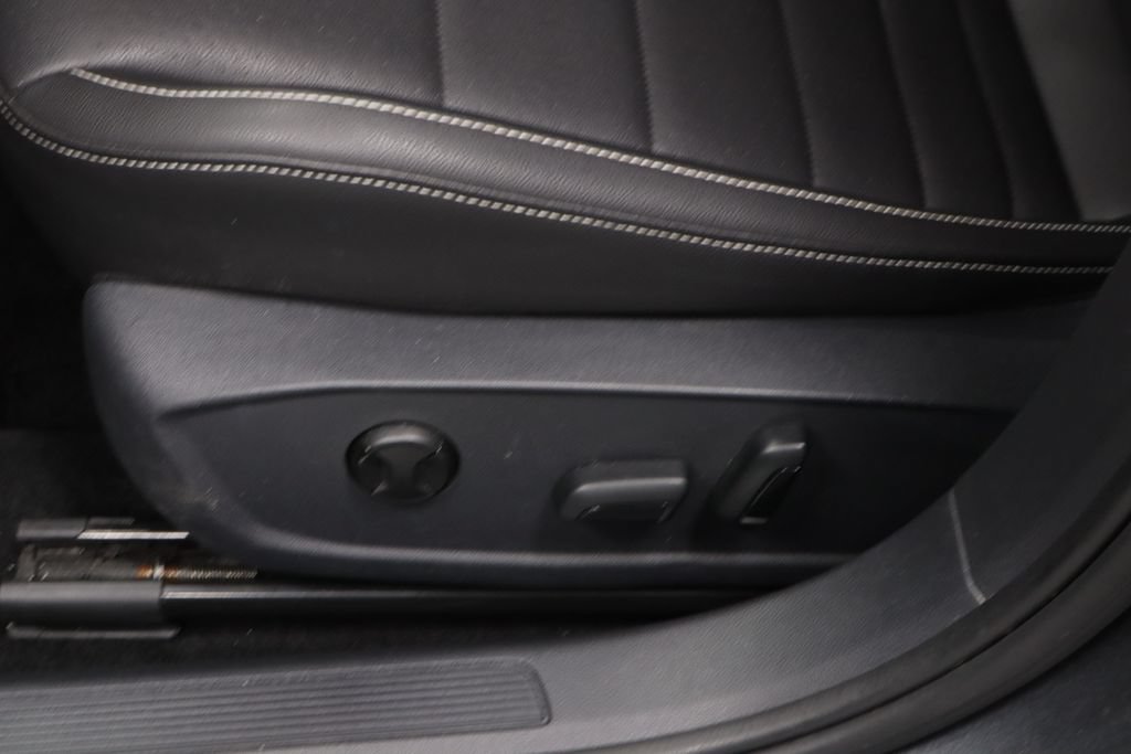 Used 2024 Volkswagen Jetta SE FWD image 23