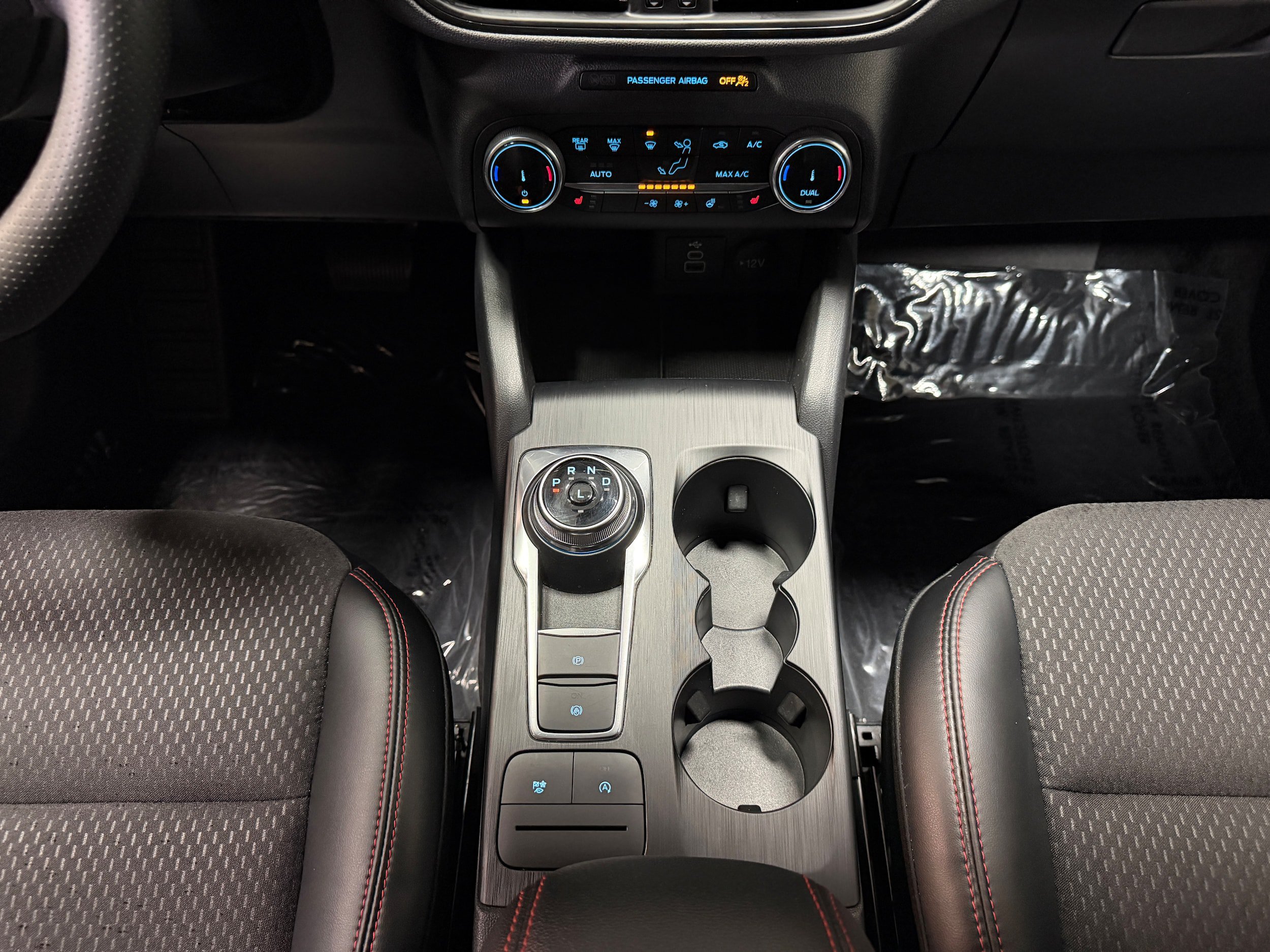 Certified 2025 Ford Escape ST-Line Select AWD/4WD image 26